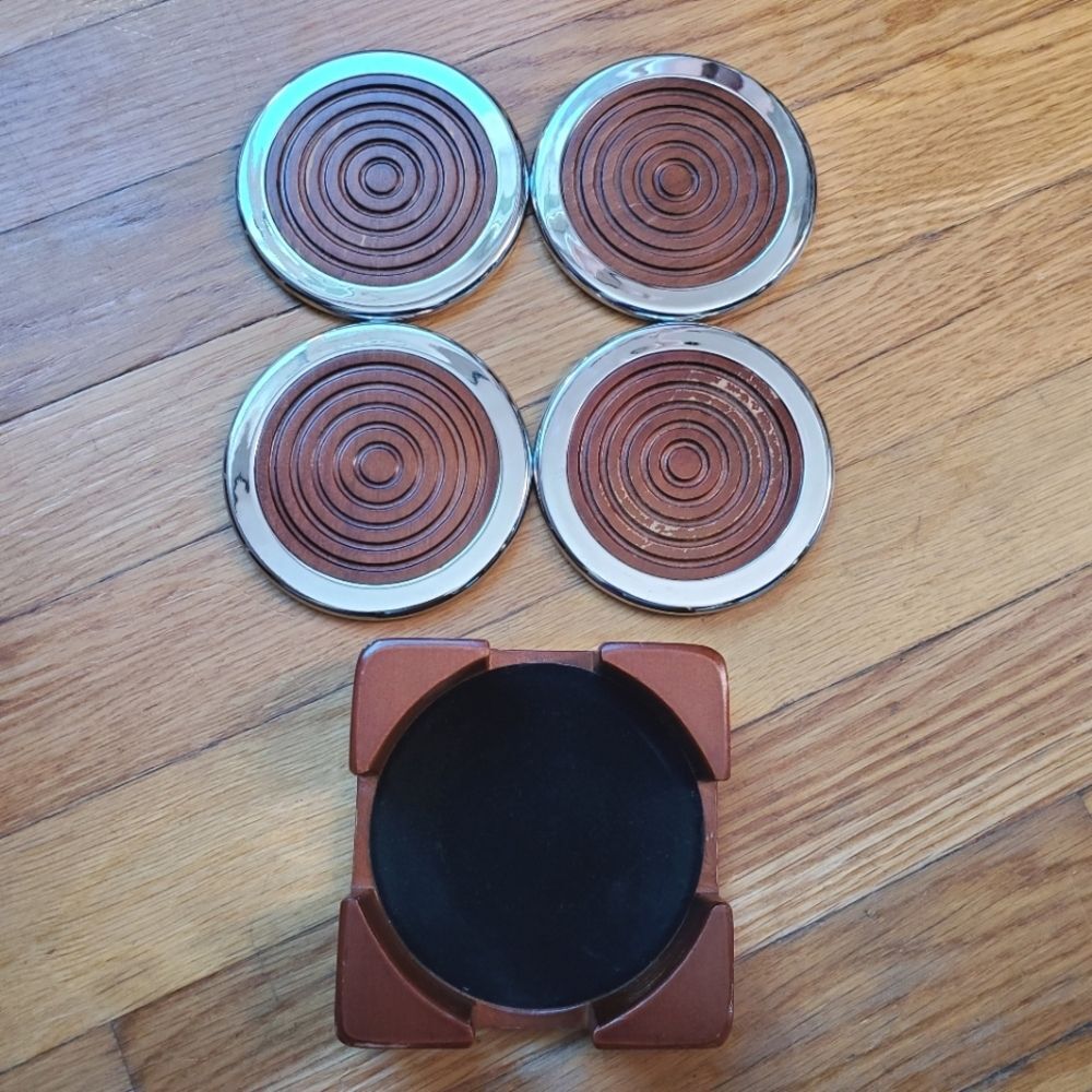 Williams Sonoma wood and metal round coaster set of four with holder